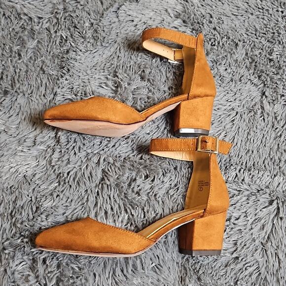 New Chase + Chloe Block Heel Pointed Toe Shoes Sz 7 Faux Brushed Suede - Picture 7 of 12